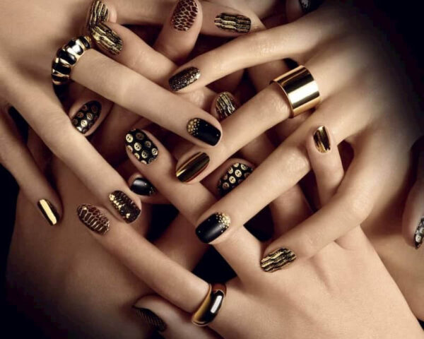 Một bộ nail đẹp sẽ giúp bạn có thể tự tin hơn đấy cô gái à!