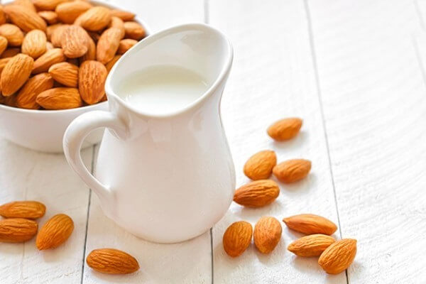 Sữa hạnh nhân cung cấp nhiều vitamin và khoáng chất cho cơ thể